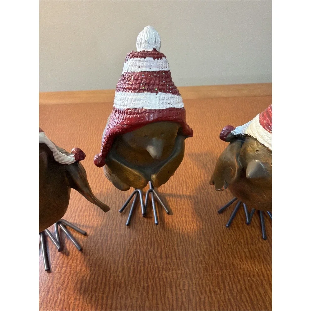 3 Christmas Birds Figurines Wire Feet  Santa Hats Resin Such Cuties